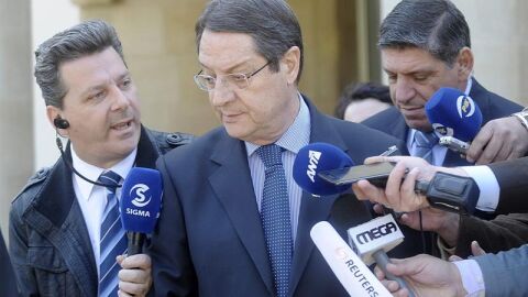 Nicosia y la troika acuerdan una quita menos solorosa para peque&ntilde;os ahorradores