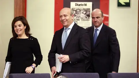 Sáenz de Santamaría, Wert y De Guindos, tras el consejo de ministros Sáenz de Santamaría, Wert y De Guindos, tras el consejo de ministros