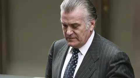 Luis Bárcenas, a la salida del juzgado Luis Bárcenas, a la salida del juzgado