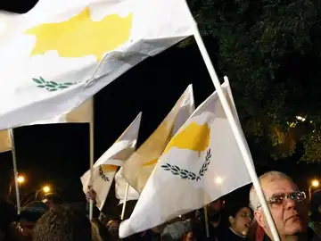 Chipre sale a la calle a protestar Chipre sale a la calle a protestar