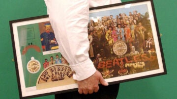 Diseño original de la carátula del album 'Sgt Peppers Lonely Hearts Club Band', de The Beatles