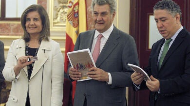 La ministra de Empleo asegura que el pago de las pensiones está garantizado