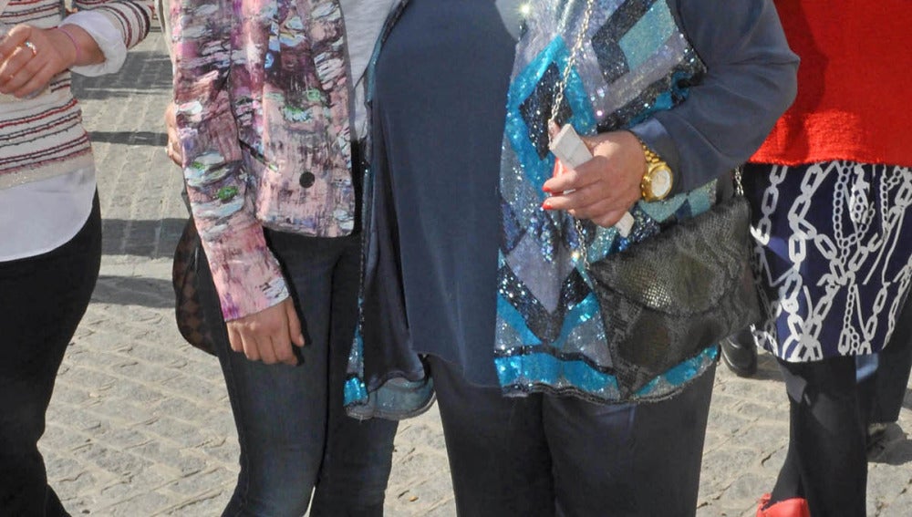 Maria León con su madre Carmina Barrios en los Toros