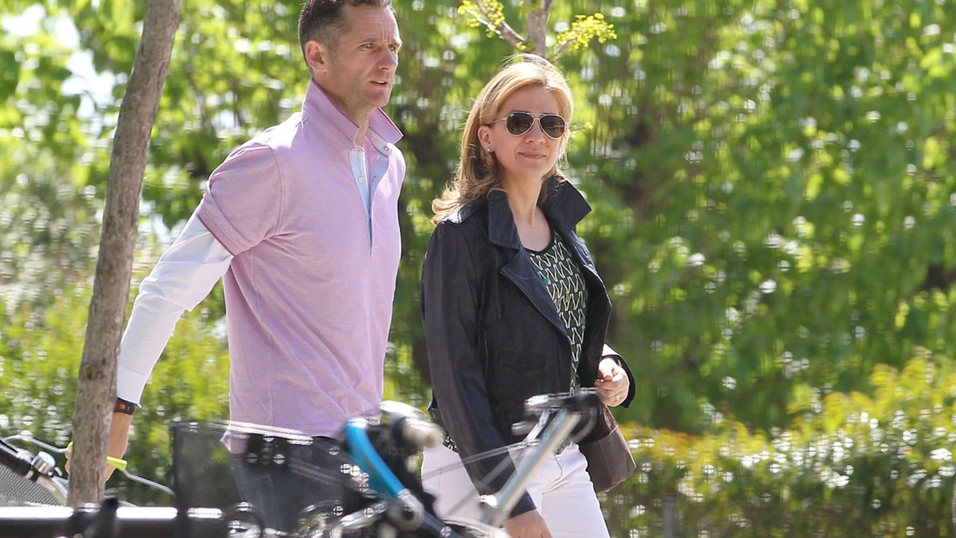 La Infanta Cristina e Iñaki Urdangarín por las calles de Barcelona La Infanta Cristina e Iñaki Urdangarín por las calles de Barcelona