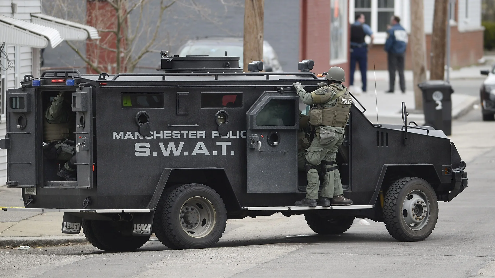 Un vehículo de los Swat Un vehículo de los Swat