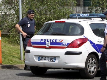 Agentes de policía francesa