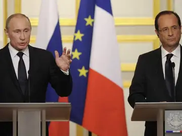 Vladímir Putin y François Hollande en una rueda de prensa conjunta Vladímir Putin y François Hollande en una rueda de prensa conjunta