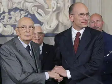 Letta junto a Napolitano tras comunicarle la lista del nuevo Ejecutivo. Letta junto a Napolitano tras comunicarle la lista del nuevo Ejecutivo.