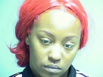 Dareka Brooks, acusada de robo con violencia Dareka Brooks, acusada de robo con violencia