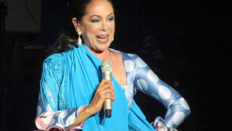 Isabel Pantoja en su primer concierto en Benidorm