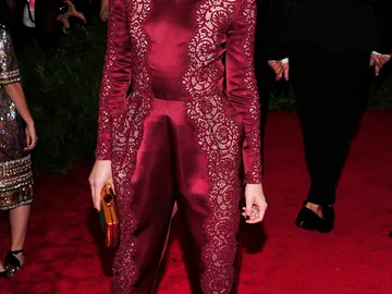 Kristen Stewart, con mono satinado de Stella Mccartney Kristen Stewart, con mono satinado de Stella Mccartney