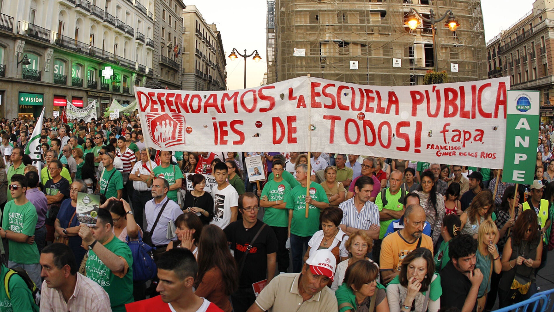 Huelga por la educaci&oacute;n p&uacute;blica