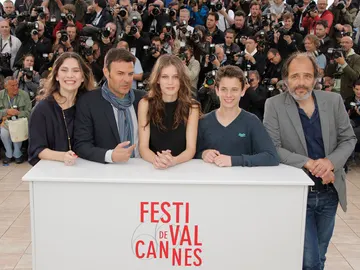 El equipo al completo de 'Young Beautiful' El equipo al completo de 'Young Beautiful'