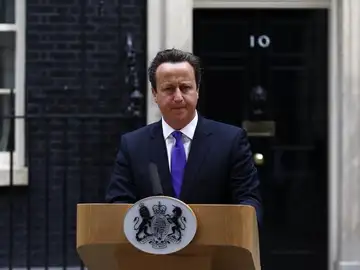 David Cameron se dirige a los medios David Cameron se dirige a los medios