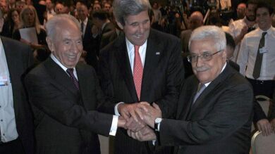 Israelíes y palestinos reanudan las conversaciones de paz tras tres años