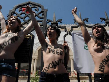 Detienen en Túnez a tres activistas de Femen por mostrar sus pechos en una protesta