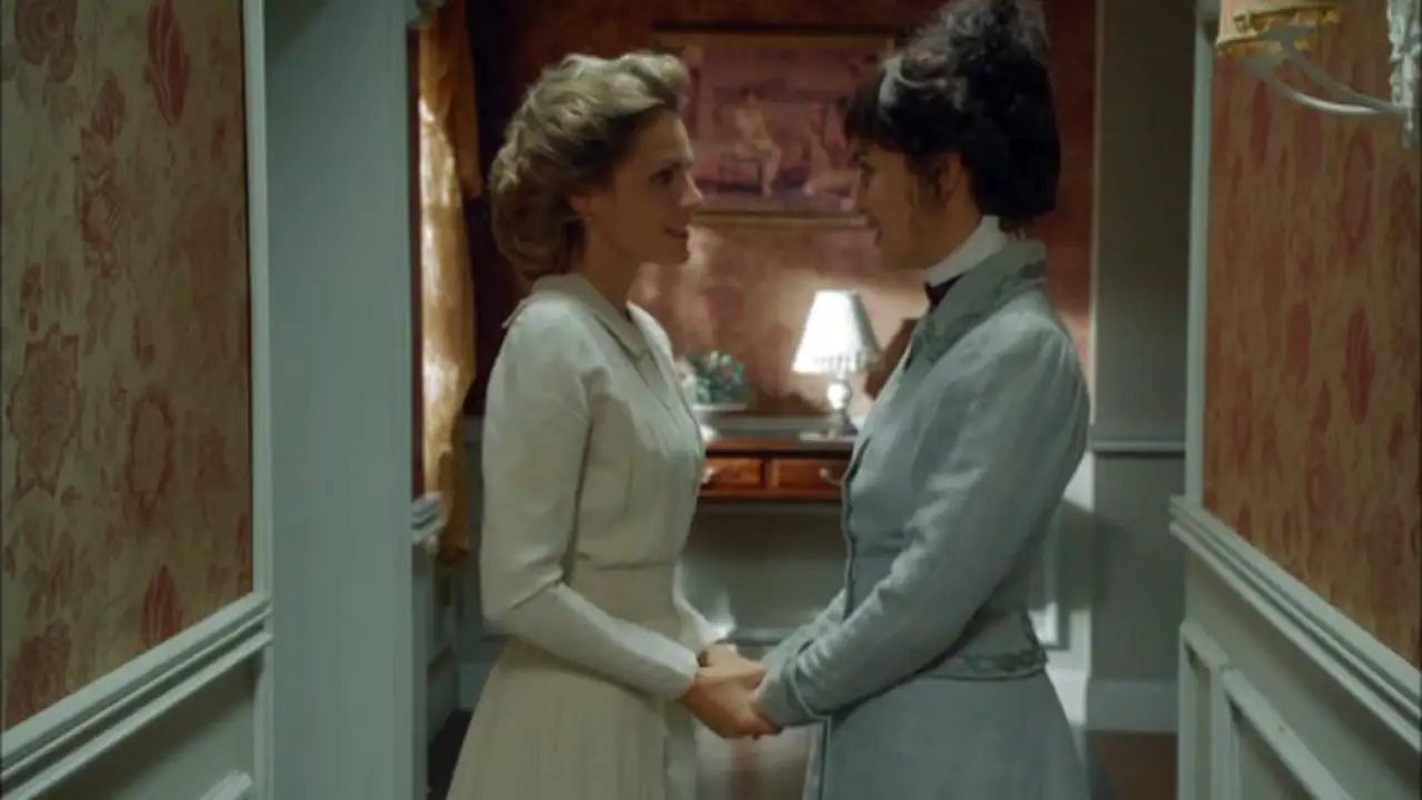 Alicia agradece a Maite su ayuda con Julio