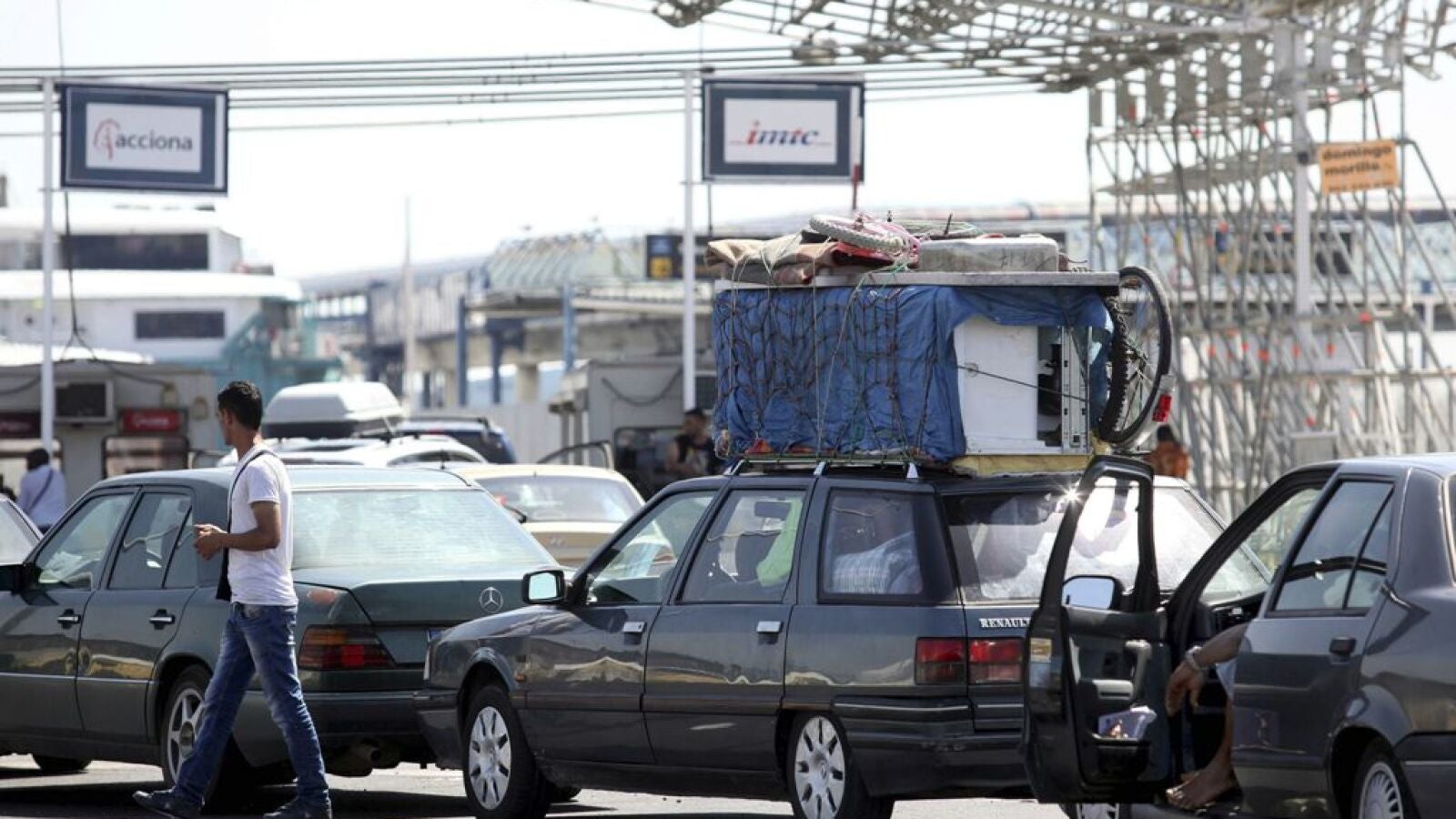 Tráfico intenso en la frontera tras las conversaciones en la Mesa de Gibraltar
