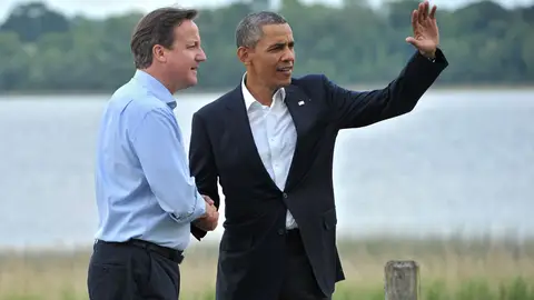 Obama junto a Cameron en la cumbre del G8 Obama junto a Cameron en la cumbre del G8