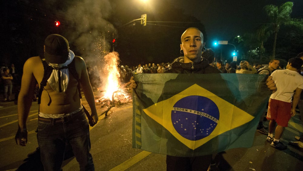 Manifestantes en Brasil