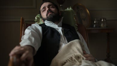 Diego, moribundo, se interpondrá hasta el final entre Alicia y Julio, en 'Gran Hotel'