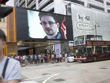 Snowden solicita asilo político en Ecuador Snowden solicita asilo político en Ecuador