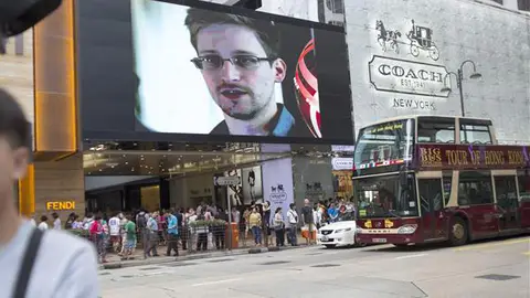 Snowden solicita asilo político en Ecuador Snowden solicita asilo político en Ecuador