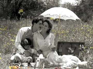 Julio y Alicia con su hijo Julio y Alicia con su hijo