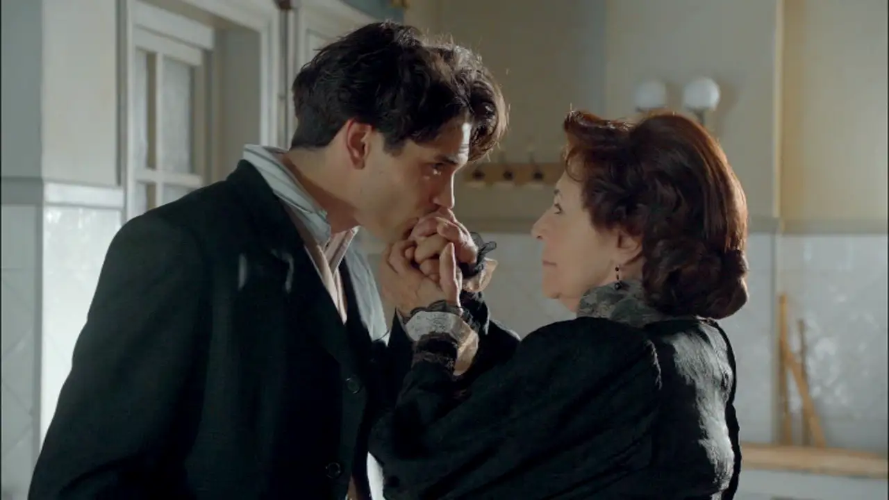 Julio se despide de Andrés y Doña Ángela