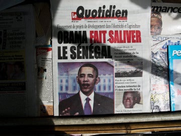 Carteles sobre la visita de Obama a Dakar