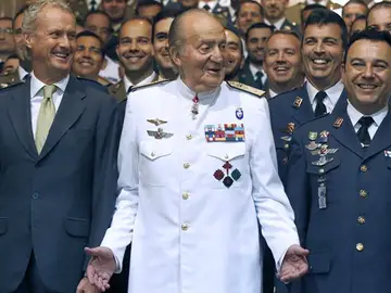 El Rey durante la clausura del Curso de Estado Mayor El Rey durante la clausura del Curso de Estado Mayor