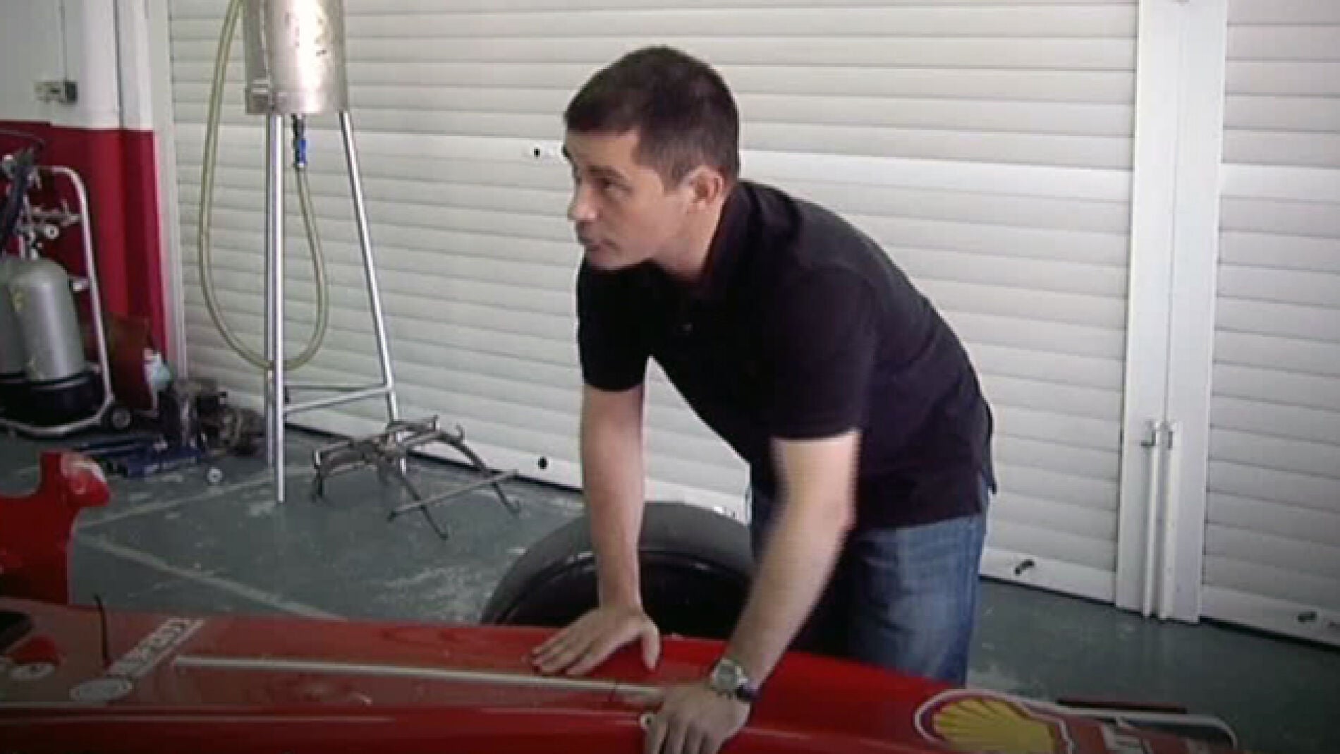 Cuquerella hace presi&oacute;n en un Ferrari