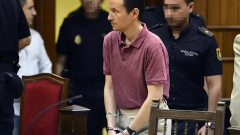 José Bretón a su llegada a la sala de los juzgados José Bretón a su llegada a la sala de los juzgados