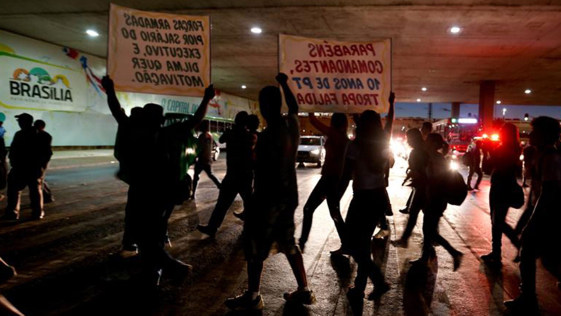Varios manifestantes se echan a la calle en Brasil