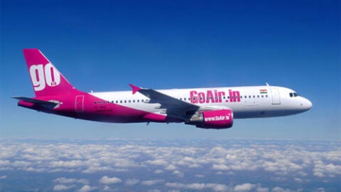 Solo azafatas delgadas en aviones de Go Air