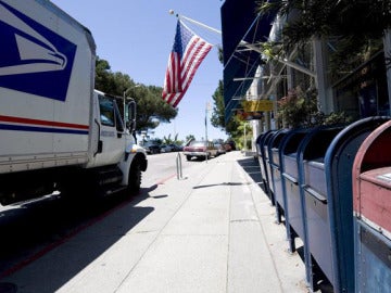 Un camión del Servicio Postal de Estados Unidos