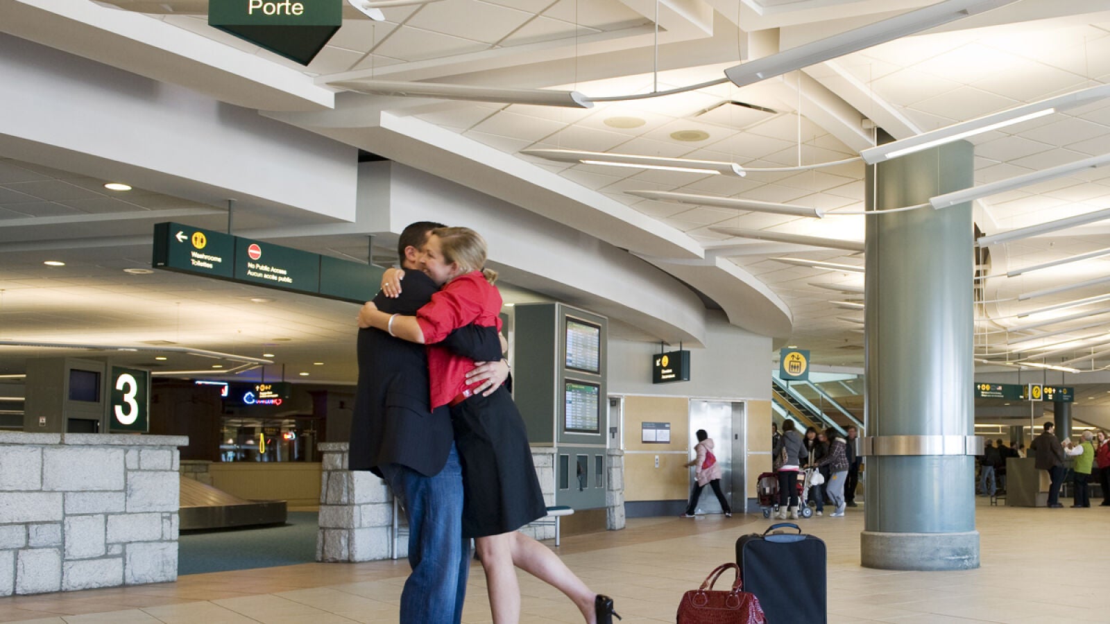 Un aeropuerto danés pone límite de tiempo a los besos de despedida