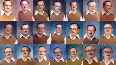 Un profesor texano repite durante 40 años la misma vestimenta para la foto del anuario