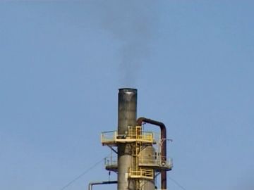 Menos contaminación por la refinería en Santa Cruz