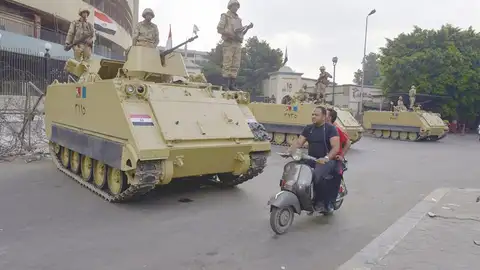 Fuerzas armadas desplegadas en El Cairo Fuerzas armadas desplegadas en El Cairo