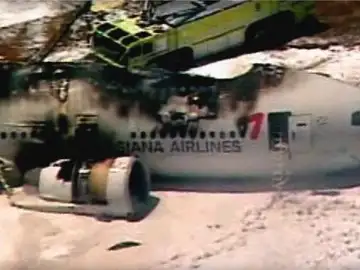 Un avión se estrella en San Francisco Un avión se estrella en San Francisco