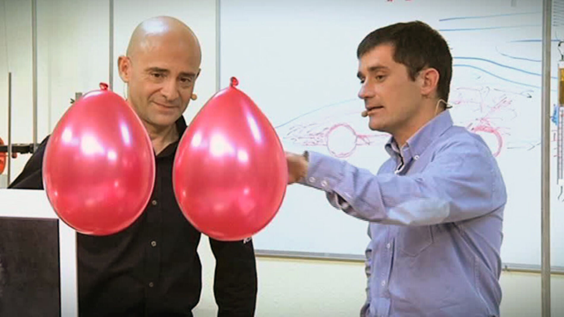 Lobato, Cuquerella y unos globos