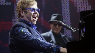 Elton John aparecerá en la serie 'Nashville'