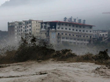 Desplazamientos de tierra tras las inundaciones en China Desplazamientos de tierra tras las inundaciones en China