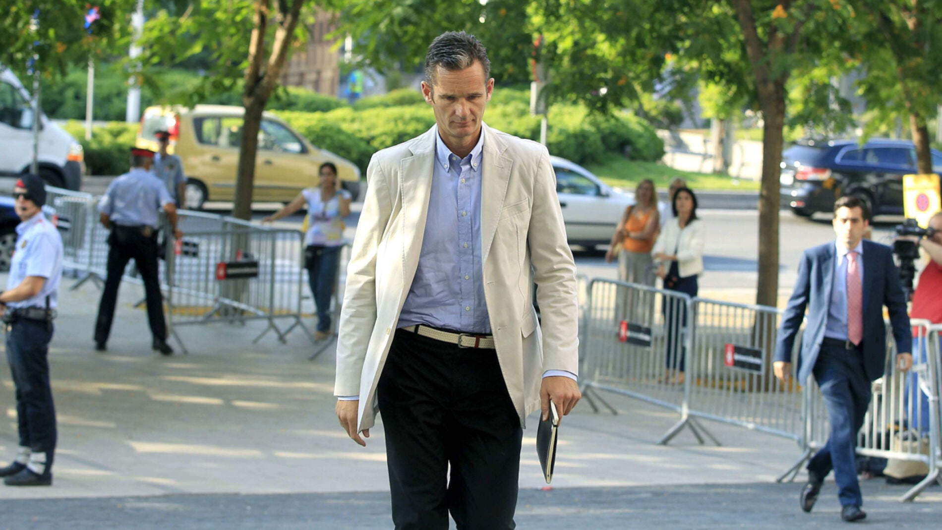 Urdangar&iacute;n a su llegada a la Ciudad de la Justicia de Barcelona