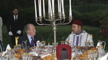 El rey Juan Carlos con el  rey Mohamed VI de Marruecos