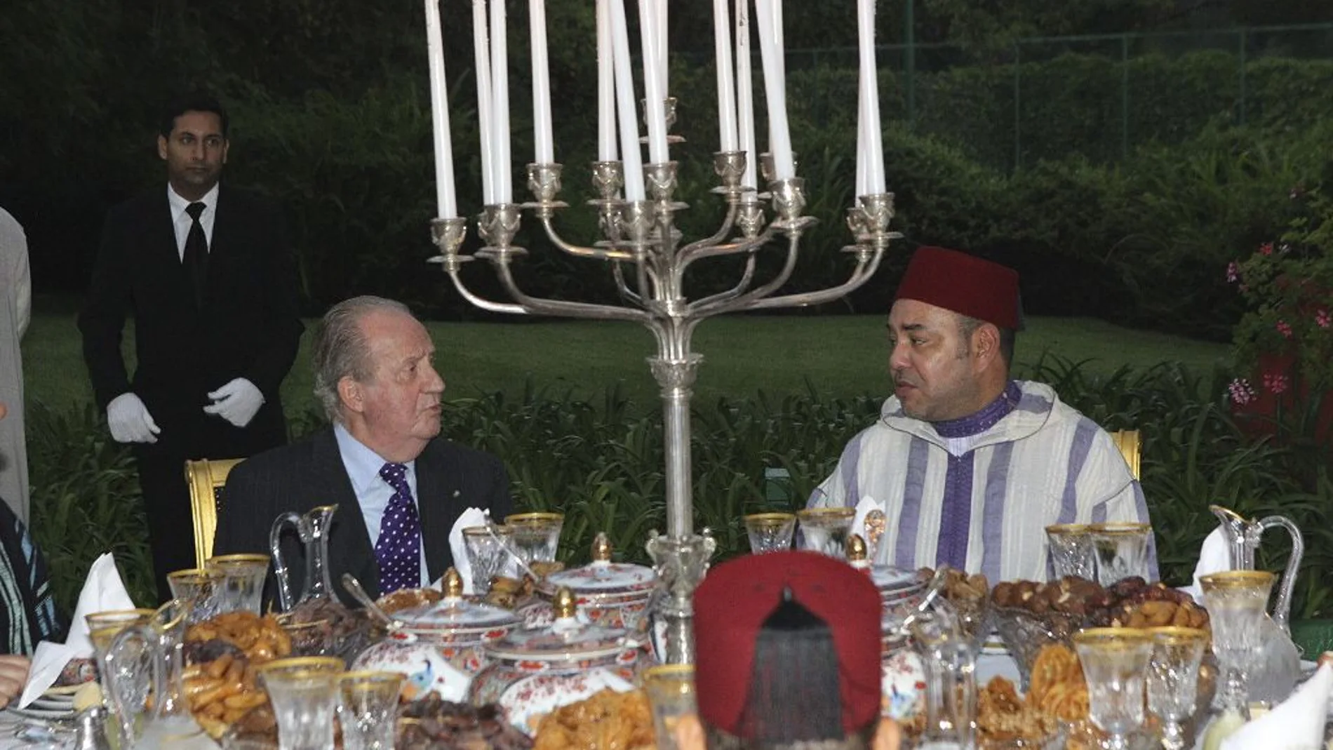 El rey Juan Carlos con el rey Mohamed VI de Marruecos El rey Juan Carlos con el rey Mohamed VI de Marruecos