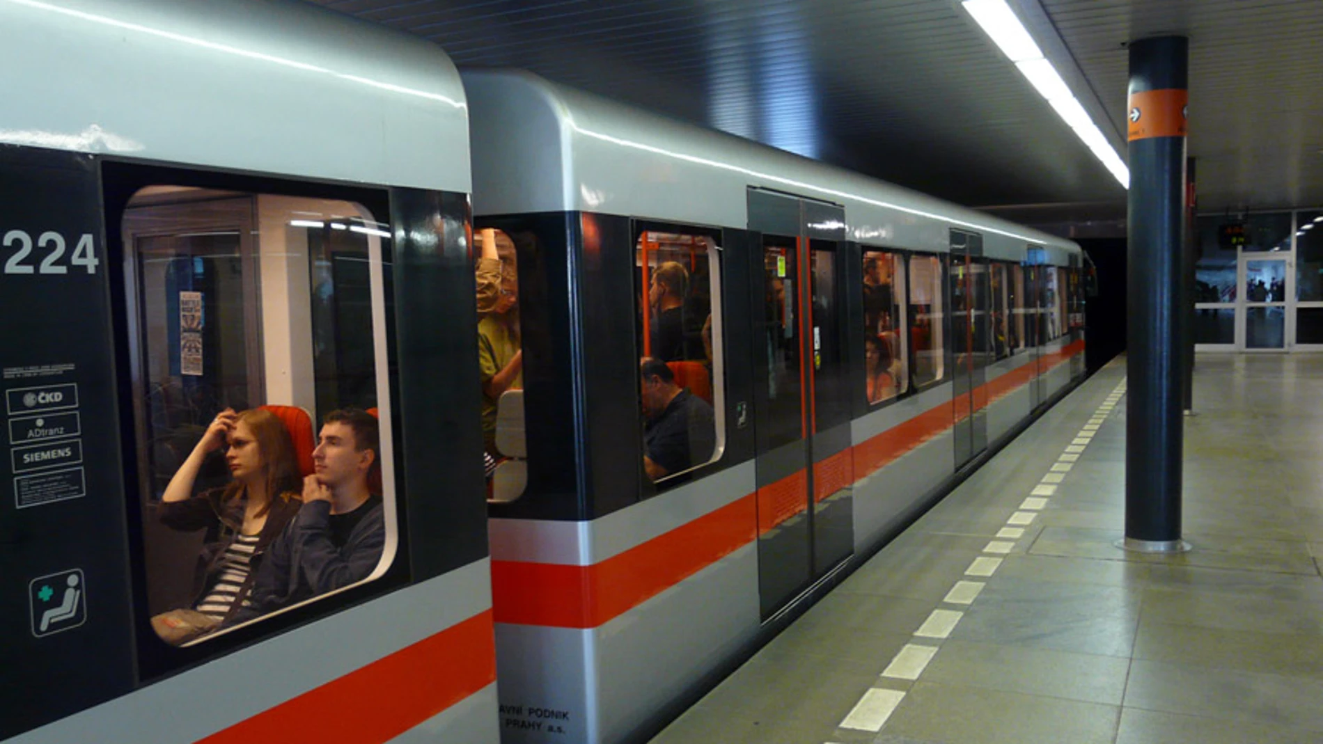 Imagen del metro de Praga Imagen del metro de Praga
