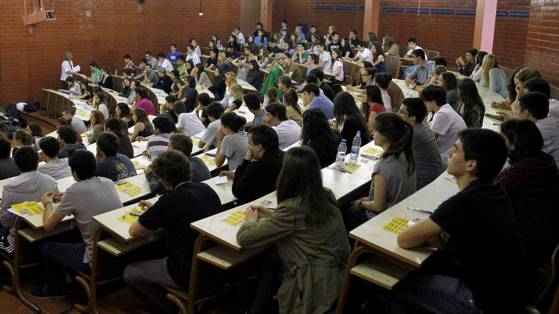 Estudiantes universitarios