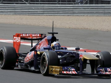 Carlos Sainz Jr. pilotando el Toro Rosso